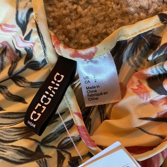 H&M pleated blouse - Picture 9 of 10